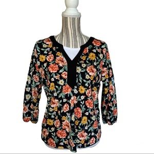 Naif Comfy Casual Dark  Floral Small Business casual Blouse
